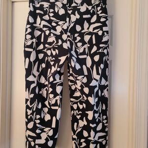 Chico's Size 2.5 Wide Leg Crop - EUC - Black & White Print